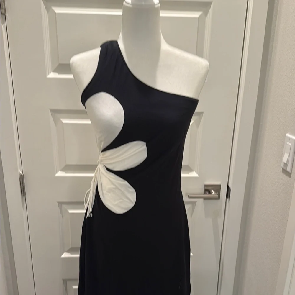 SOLD - FARM Rio One Shoulder Elegant Black and White Floral Dress Size S - Picture 5 of 10